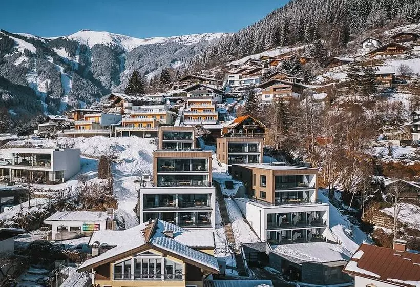 ホテル Nikolaus By Avenida Zell Am See