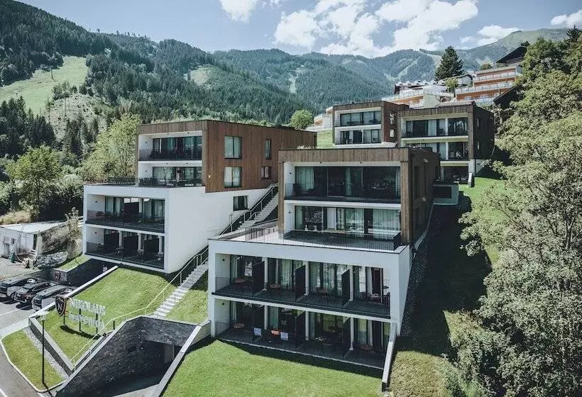 ホテル Nikolaus By Avenida Zell Am See