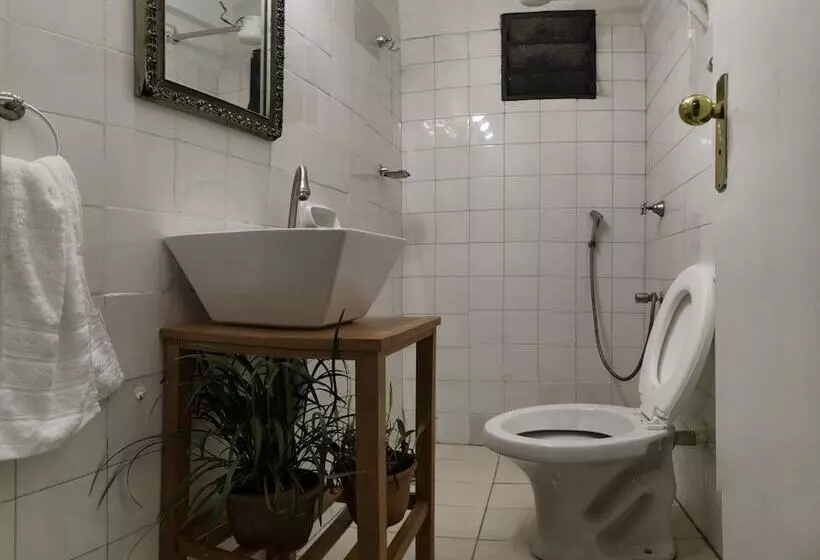 هتل Tacuari Suites