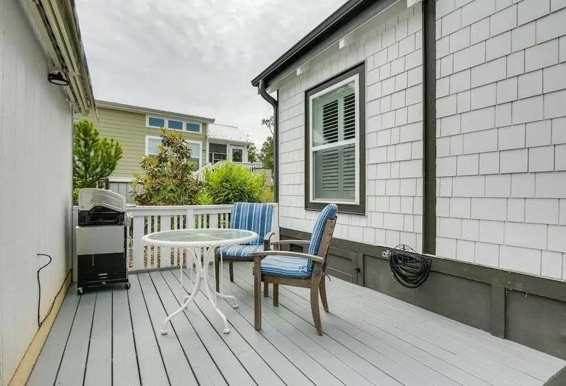 Chic Flat Rock Tiny Home: Pool Access!