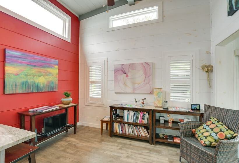 Chic Flat Rock Tiny Home: Pool Access!