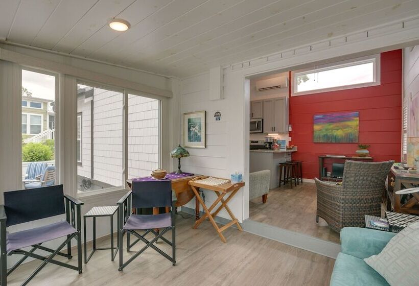 Chic Flat Rock Tiny Home: Pool Access!