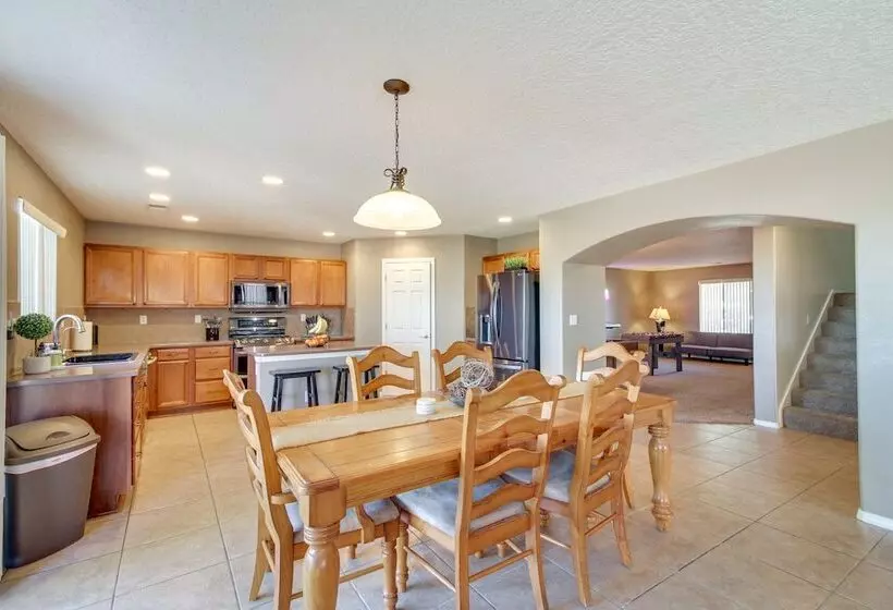 Chic New Mexico Retreat W/ Patio, Grill & Fire Pit