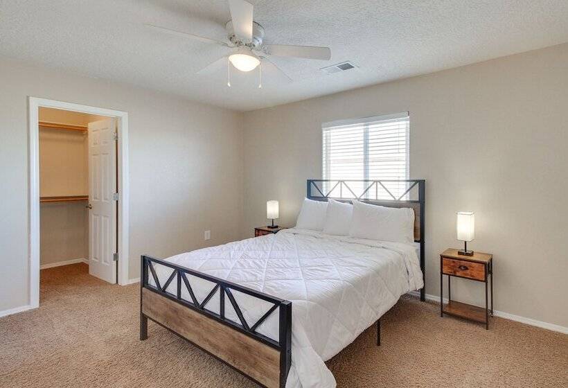 Chic New Mexico Retreat W/ Patio, Grill & Fire Pit