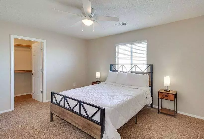 Chic New Mexico Retreat W/ Patio, Grill & Fire Pit