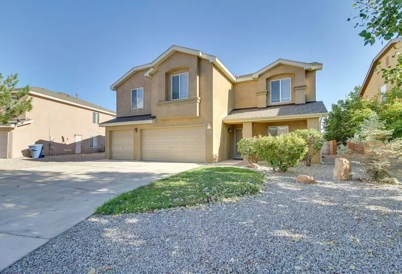 Chic New Mexico Retreat W/ Patio, Grill & Fire Pit