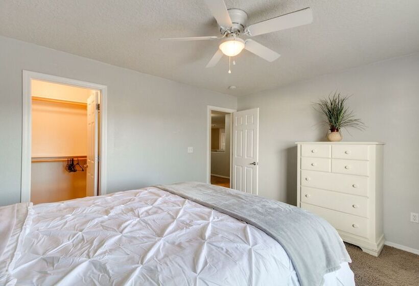 Chic New Mexico Retreat W/ Patio, Grill & Fire Pit