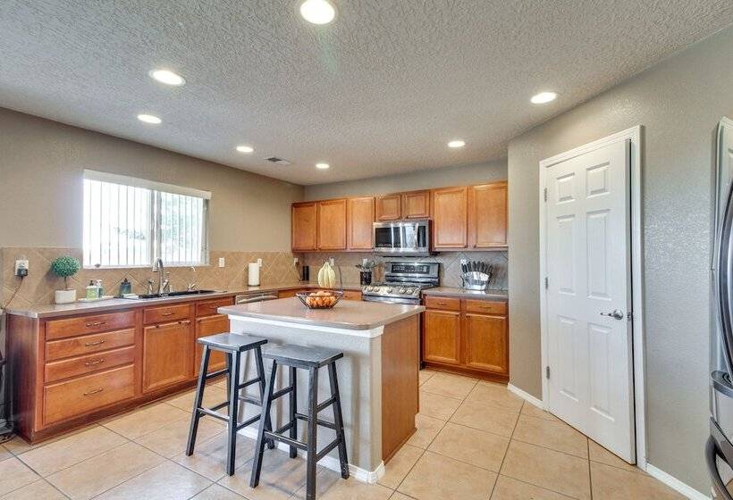 Chic New Mexico Retreat W/ Patio, Grill & Fire Pit