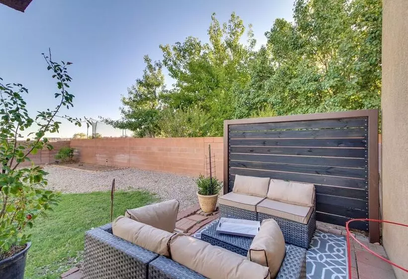 Chic New Mexico Retreat W/ Patio, Grill & Fire Pit