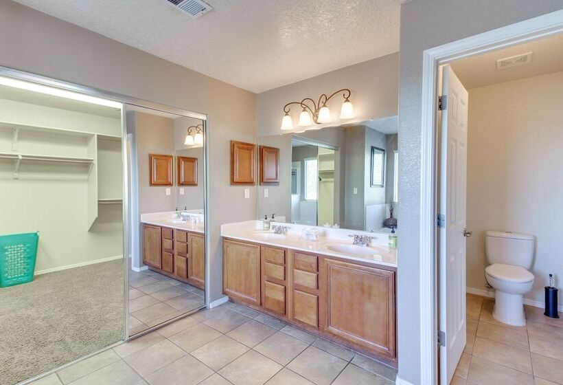 Chic New Mexico Retreat W/ Patio, Grill & Fire Pit