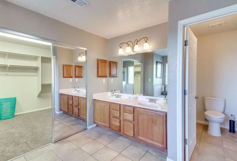 Chic New Mexico Retreat W/ Patio, Grill & Fire Pit