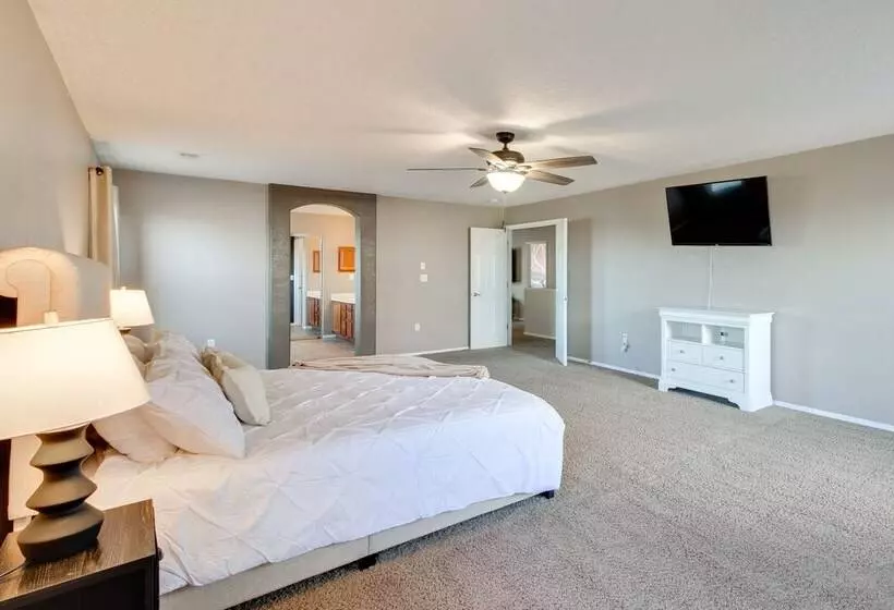 Chic New Mexico Retreat W/ Patio, Grill & Fire Pit