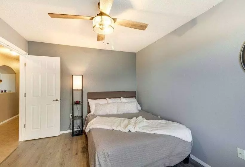 Chic New Mexico Retreat W/ Patio, Grill & Fire Pit