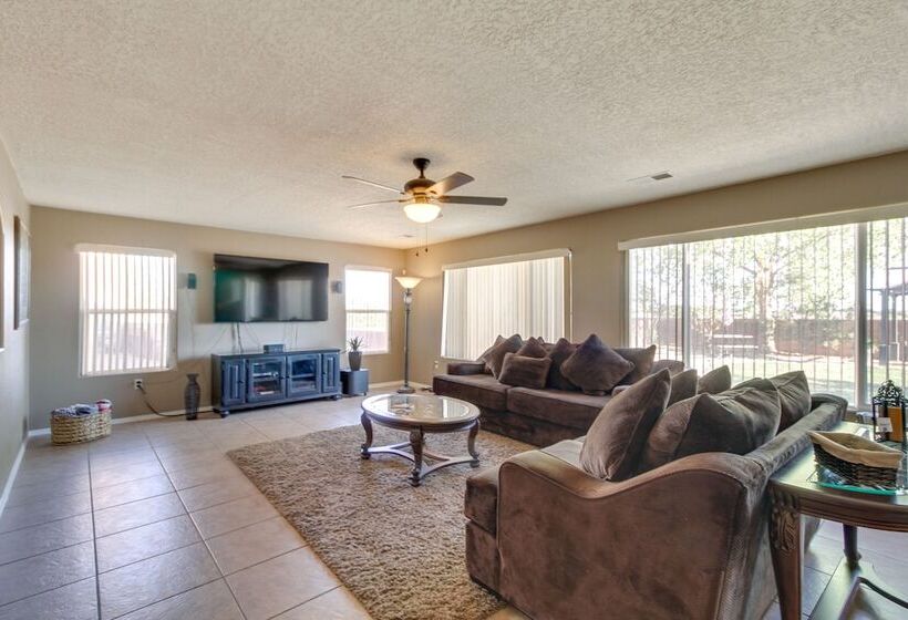 Chic New Mexico Retreat W/ Patio, Grill & Fire Pit