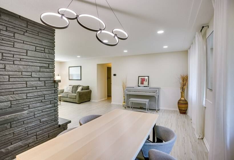 Cozy Minneapolis Home W/ Air Hockey, Near Downtown