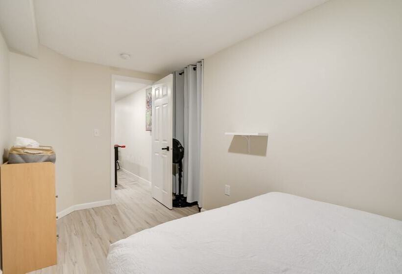 Cozy Minneapolis Home W/ Air Hockey, Near Downtown