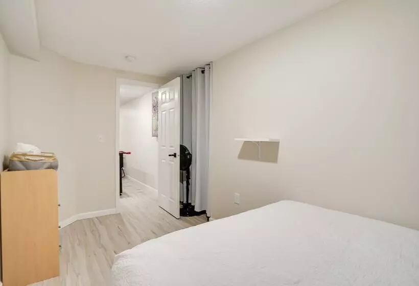 Cozy Minneapolis Home W/ Air Hockey, Near Downtown