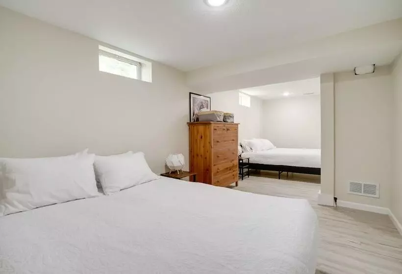 Cozy Minneapolis Home W/ Air Hockey, Near Downtown
