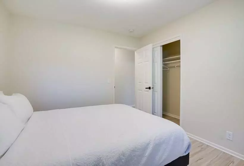 Cozy Minneapolis Home W/ Air Hockey, Near Downtown