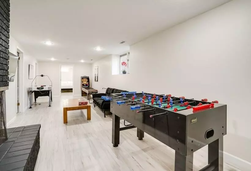 Cozy Minneapolis Home W/ Air Hockey, Near Downtown