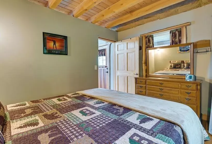 Cozy South Bay Cabin W/ Lake & Mountain Views