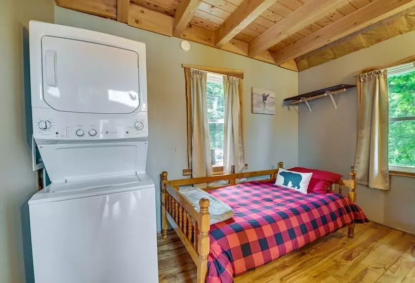 Cozy South Bay Cabin W/ Lake & Mountain Views