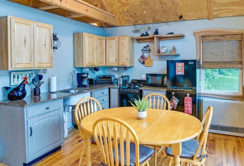 Cozy South Bay Cabin W/ Lake & Mountain Views