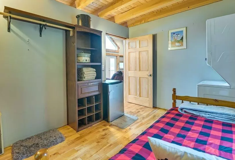 Cozy South Bay Cabin W/ Lake & Mountain Views