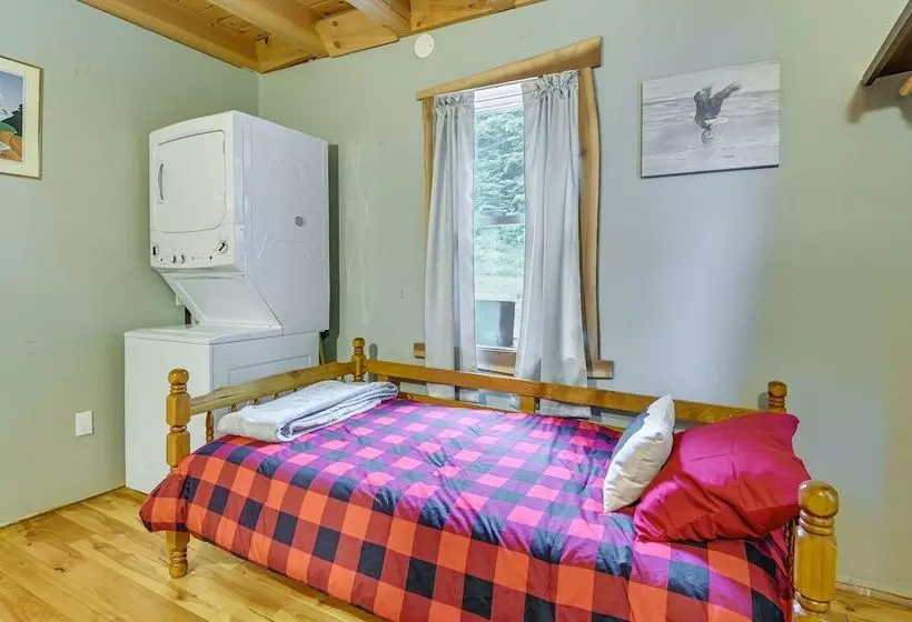 Cozy South Bay Cabin W/ Lake & Mountain Views