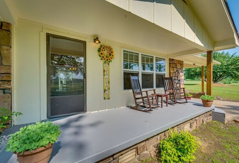 Delaware Vacation Rental: Walk To Lake Dardanelle!