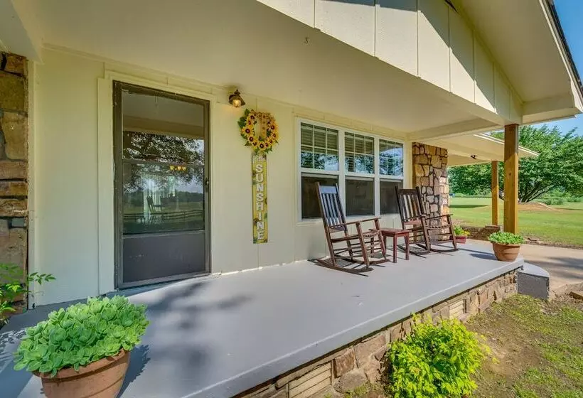 Delaware Vacation Rental: Walk To Lake Dardanelle!