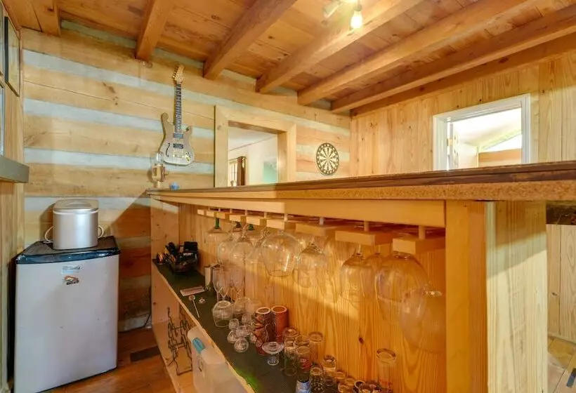 Porch & Fire Pit: Family Friendly Afton Cabin!