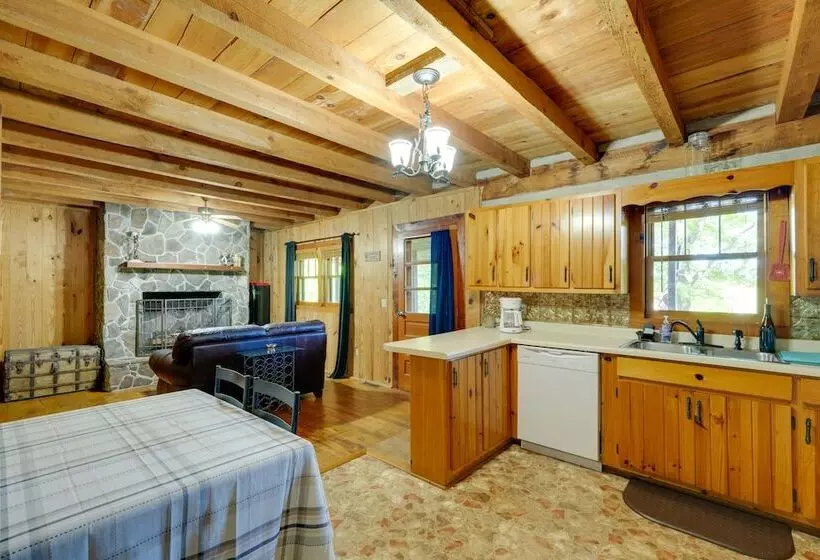 Porch & Fire Pit: Family Friendly Afton Cabin!