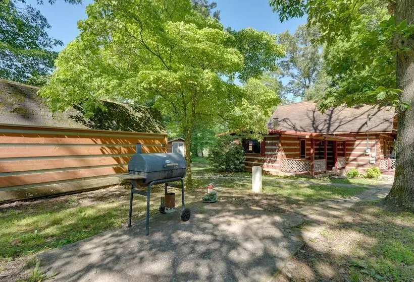 Porch & Fire Pit: Family Friendly Afton Cabin!