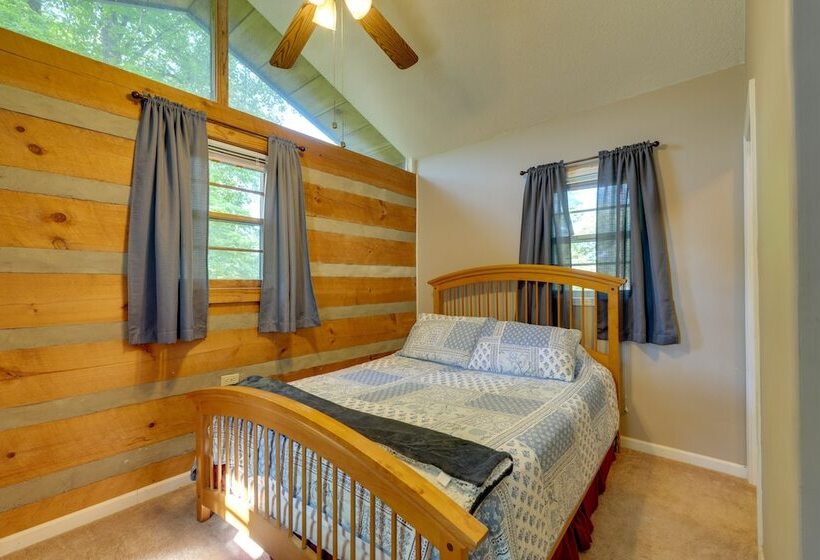 Porch & Fire Pit: Family Friendly Afton Cabin!