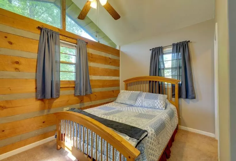 Porch & Fire Pit: Family Friendly Afton Cabin!