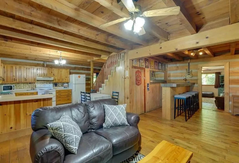 Porch & Fire Pit: Family Friendly Afton Cabin!