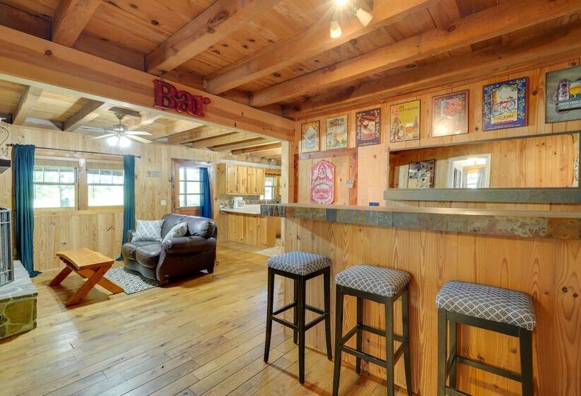 Porch & Fire Pit: Family Friendly Afton Cabin!