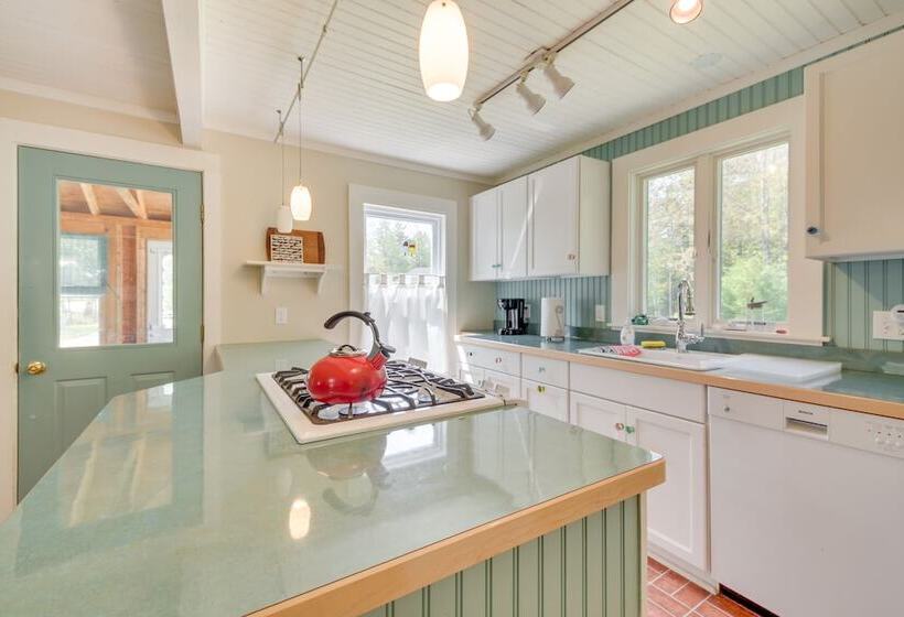 Georgetown Vacation Rental: Gas Grill & Near Beach