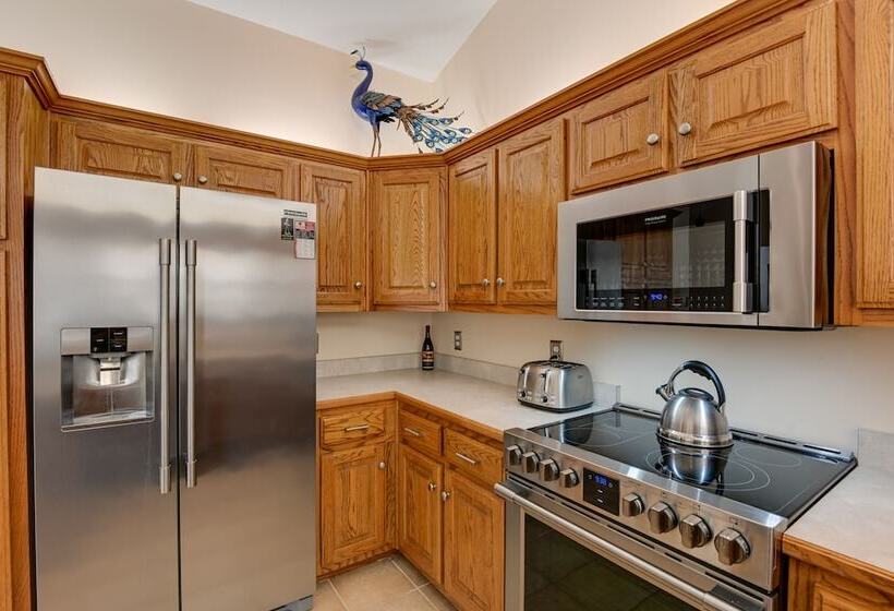 Gordonsville Retreat: Deck W/ Spectacular Views!