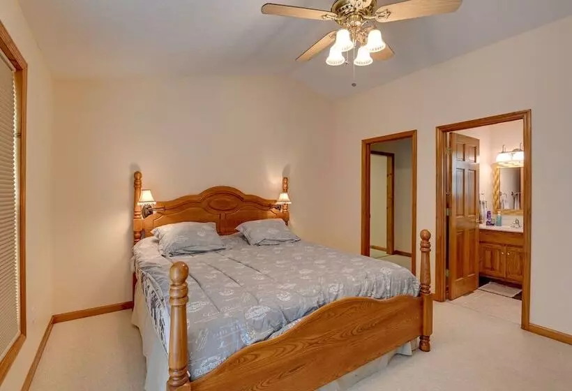 Gordonsville Retreat: Deck W/ Spectacular Views!