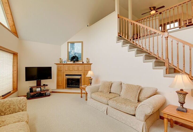 Gordonsville Retreat: Deck W/ Spectacular Views!