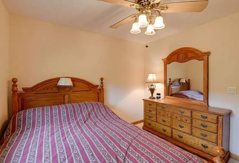 Gordonsville Retreat: Deck W/ Spectacular Views!