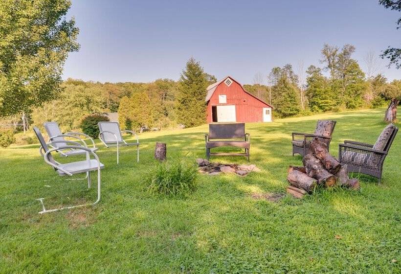 Hop Bottom Home W/ Private Yard & Fire Pit!