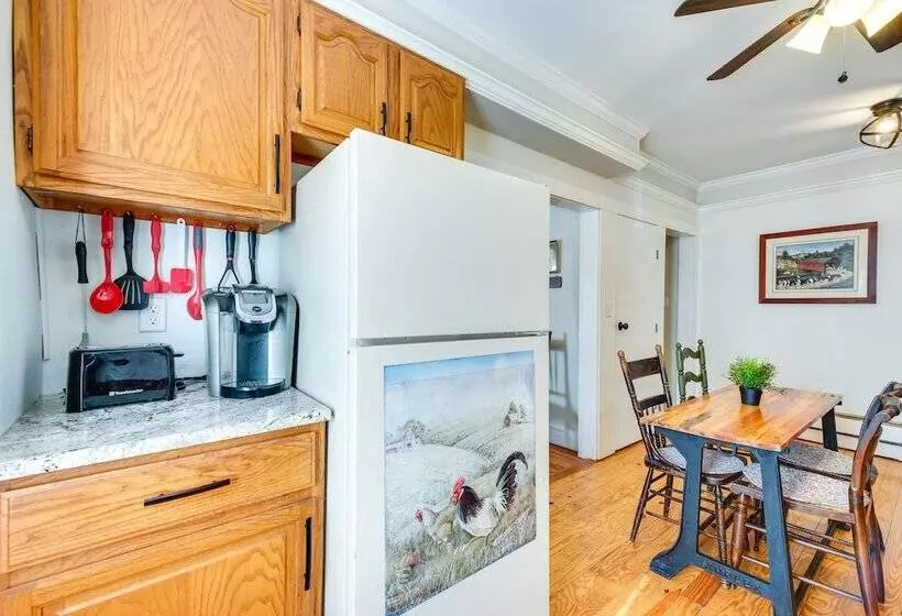 Hop Bottom Home W/ Private Yard & Fire Pit!