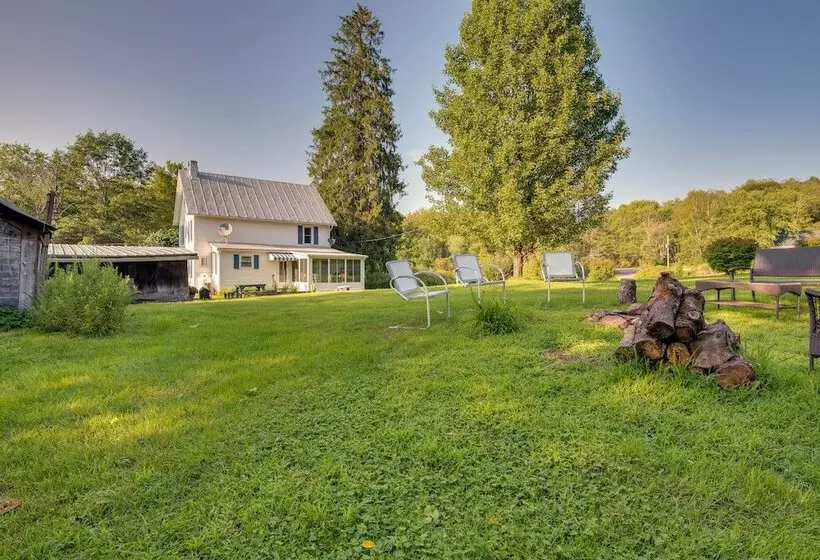 Hop Bottom Home W/ Private Yard & Fire Pit!