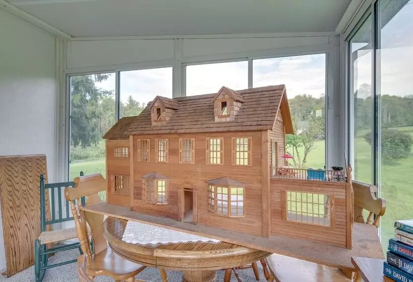 Hop Bottom Home W/ Private Yard & Fire Pit!