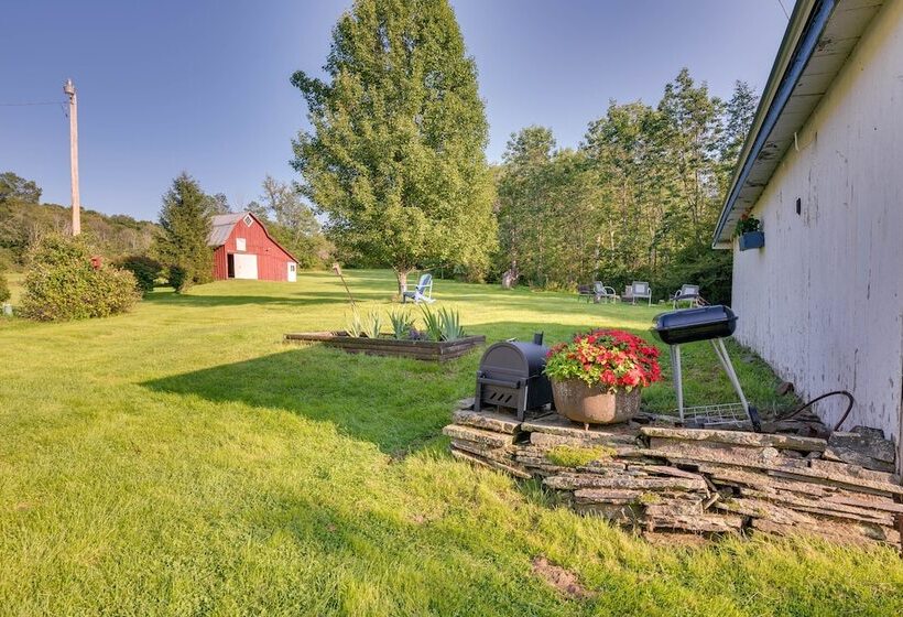 Hop Bottom Home W/ Private Yard & Fire Pit!