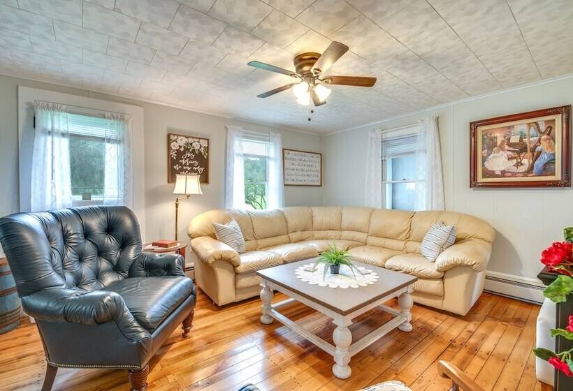 Hop Bottom Home W/ Private Yard & Fire Pit!