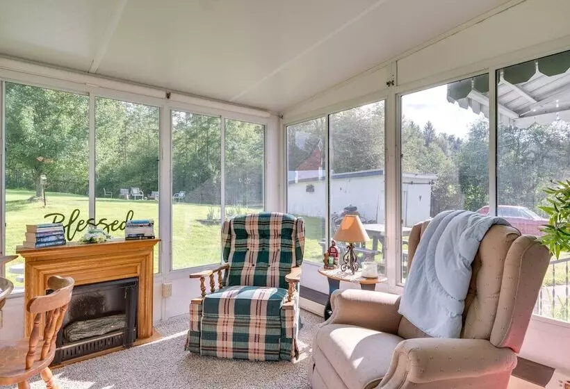 Hop Bottom Home W/ Private Yard & Fire Pit!